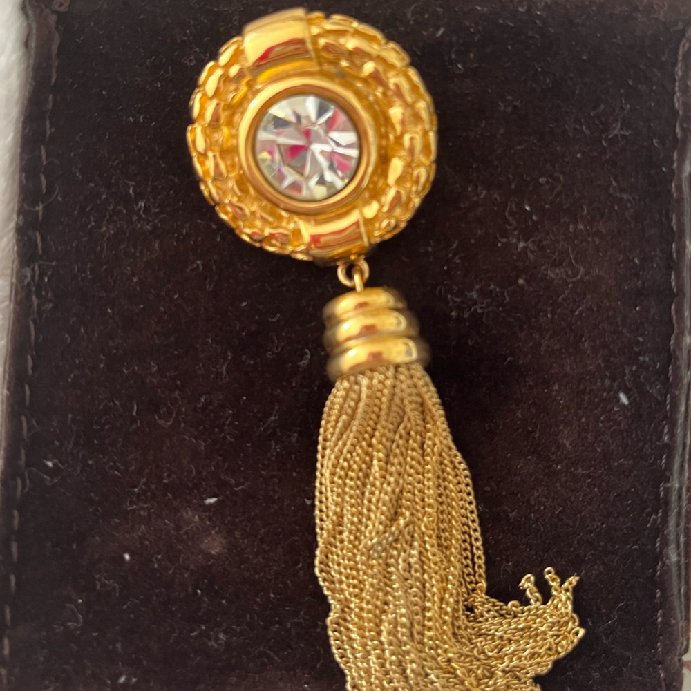 Givenchy brooch! Excellent used condition vintage